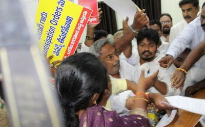 Andhra Pradesh: Move to transfer assets of municipal schools rocks Council meet in Ongole