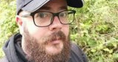 Hero Edinburgh magnet fishers rescue woman's keys from canal after she fell in