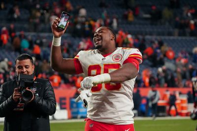 Chiefs DT Chris Jones provides update on last season’s wrist injury