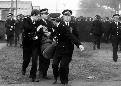 Bill pardoning 1980s miners' strike activists passes in Holyrood