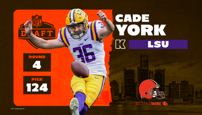 K Cade York signs his rookie contract with the Browns