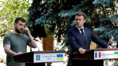 Germany, France, Italy bring Kyiv EU hope