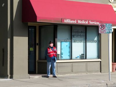 Some clinics halting abortions while bracing for Roe's fall
