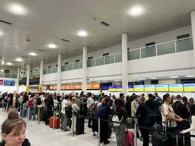 Gatwick to limit number of flights over summer to avoid ‘cancellation chaos’