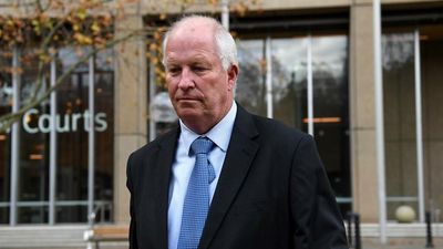 Ex-cop grilled over Dawson investigation