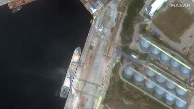 Satellite images appear to show Russian-flagged ships transporting Ukrainian grain to Syria