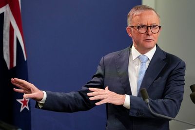 Australia's new prime minister considers visit to Ukraine