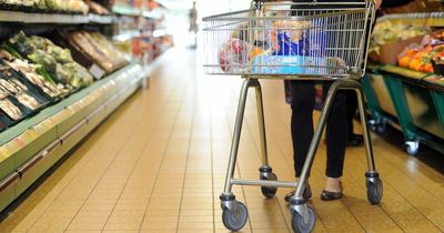 The rules on men being topless in UK shops as temperatures to soar today