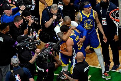 Andre Iguodala calls Steph Curry the best point guard of all time