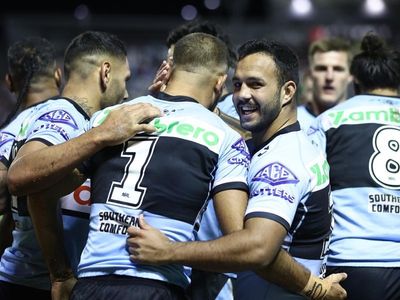 Shaky Sharks' NRL top-four push continues