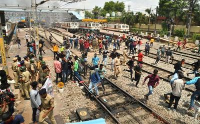 Agnipath protests | Police fire in air to quell protests at Secunderabad station, three injured