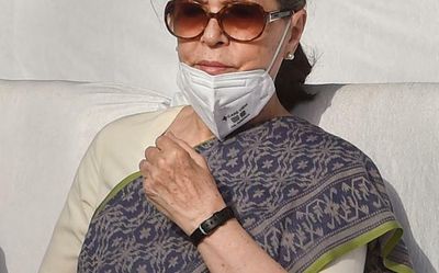 Sonia Gandhi being treated for fungal infection in the respiratory tract