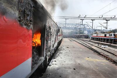 Protests rage over India's new military recruitment policy