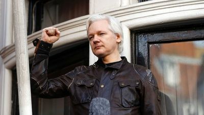 Britain orders extradition of Julian Assange to United States