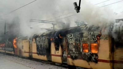 Agnipath protests: Rail coaches set on fire at different places in Bihar