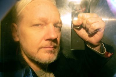 UK clears Assange extradition to US