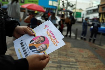 Colombians will choose between leftist and eccentric businessman in Sunday vote