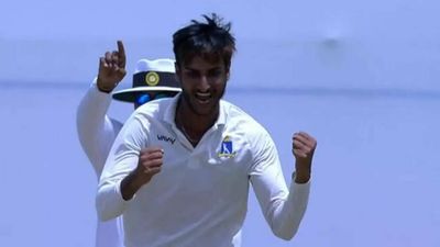 Ranji Trophy: Abhimanyu, Shahbaz keep Bengal in hunt but MP firm favourites to reach final