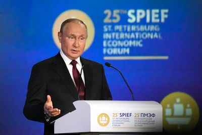 Putin: Russian economy to overcome 'reckless' sanctions