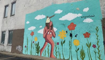 Art ‘meant for people in dark places,’ Myron Laban says of his ‘Uplift’ murals around Chicago