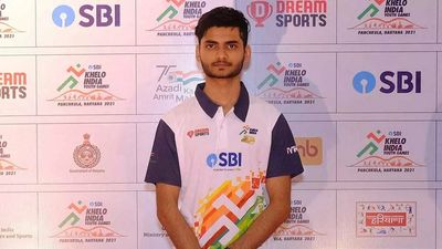 Triple crown for Shiva Narwal at 20th Kumar Surendra Singh Memorial Shooting