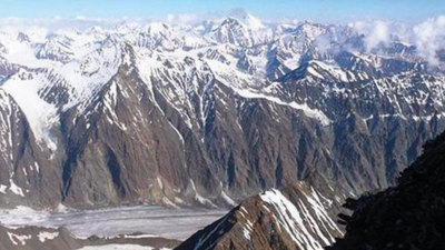 Himachal Pradesh: Rescue operations fail, no clue of Karnataka climber stuck in glacier