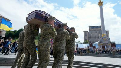 Hundreds of Ukrainians attend funeral of Maidan icon killed in war