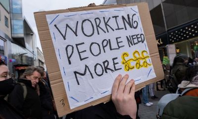 Thousands march in London over cost of living crisis