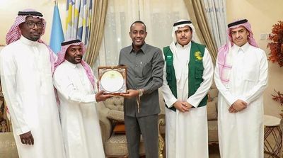 Somalia Grants KSrelief Medal of Honor for its Humanitarian Efforts