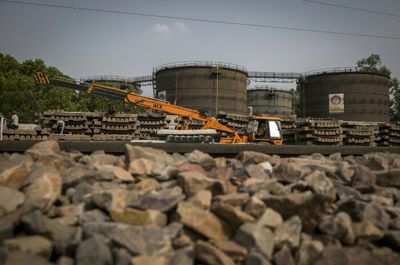 India snaps up cheap Russian oil and coal