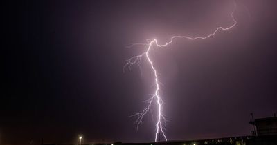 Met Office issues lightning weather warning for South West - map of areas affected