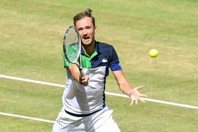 Medvedev beats Otte to reach Halle final