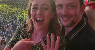 Man proposes to girlfriend at Stereophonics gig in front of all of her family who were in on the secret