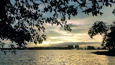 Light drizzle in Kolhapur city, maximum temperature drops