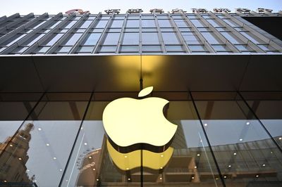 Apple workers vote to unionize at Maryland store