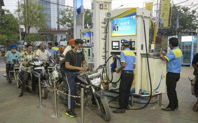 Selling diesel at ₹20-25/litre loss, petrol at ₹14-18/litre loss: private retailers to govt
