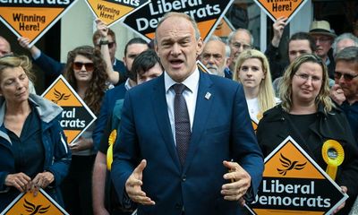 Tactical vote will deliver knockout blow to PM, say Lib Dems as poll race tightens