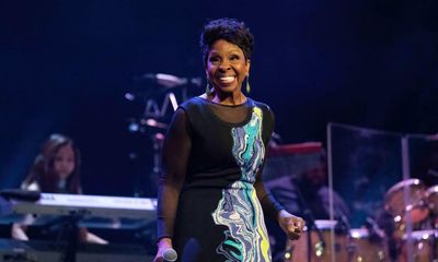Gladys Knight review – career-spanning set from the empress of soul