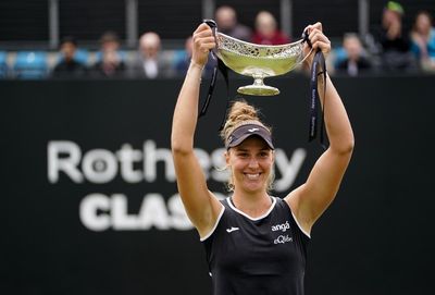 Back-to-back titles for Beatriz Haddad Maia as Zhang Shuai retires in Birmingham