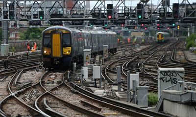 Rail strikes: anger as UK government refuses to join last-ditch talks
