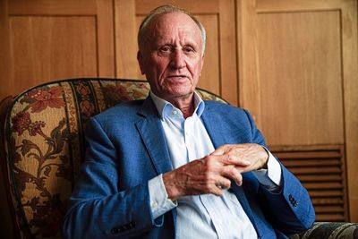 Gennady Burbulis, top Yeltsin aide and official, dies at 76