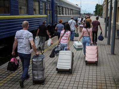 Four months into war, more Ukrainians decide to flee besieged areas