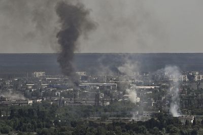 Russia advances in battle for key eastern Ukraine city