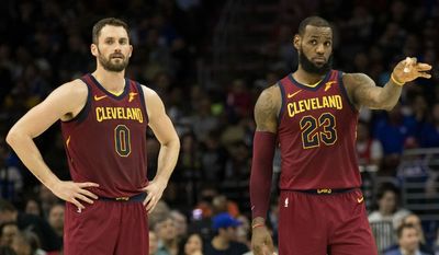 LeBron James is working in the gym with a former Cavs teammate