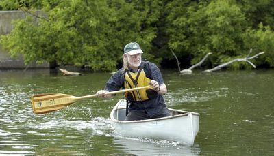 Give kayakers and canoeists the right to paddle on small Illinois waterways