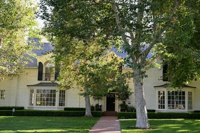 Beverly Hills 9021...oh: Planning row pits new against old in ritzy US zip code