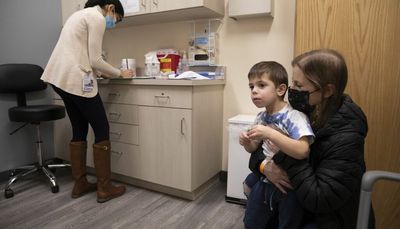 Chicago gears up to vaccinate kids under 5 against COVID-19 following federal authorization