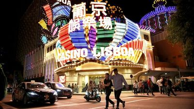 China's gambling hub Macau shuts down amid COVID-19 outbreak but casinos remain open