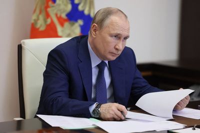 Ukraine news - live: Putin’s ‘exhausted’ military has 200 soldiers ‘killed in a day’