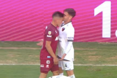 Alexandro Bernabei sent off for headbutt in potential final Lanus appearance